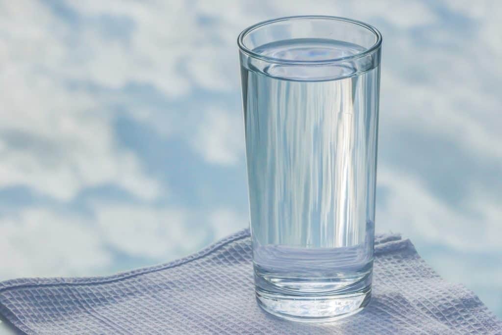 Wasser Glas gesund trinken