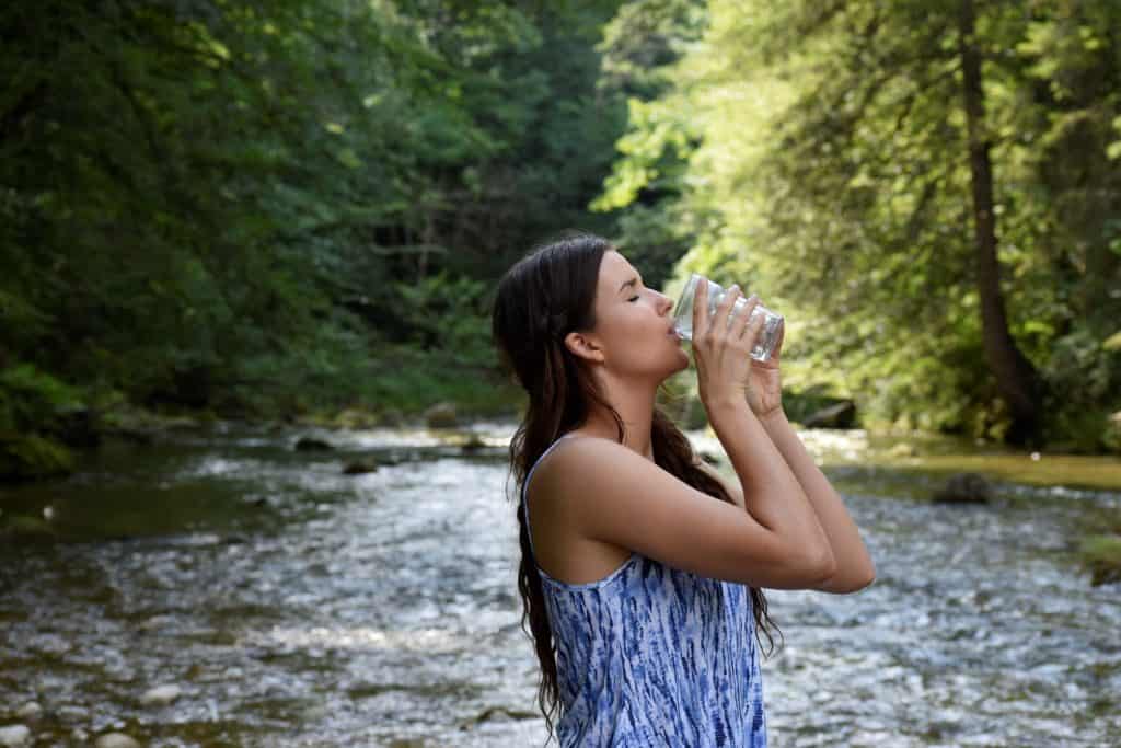 Wasser trinken gesund