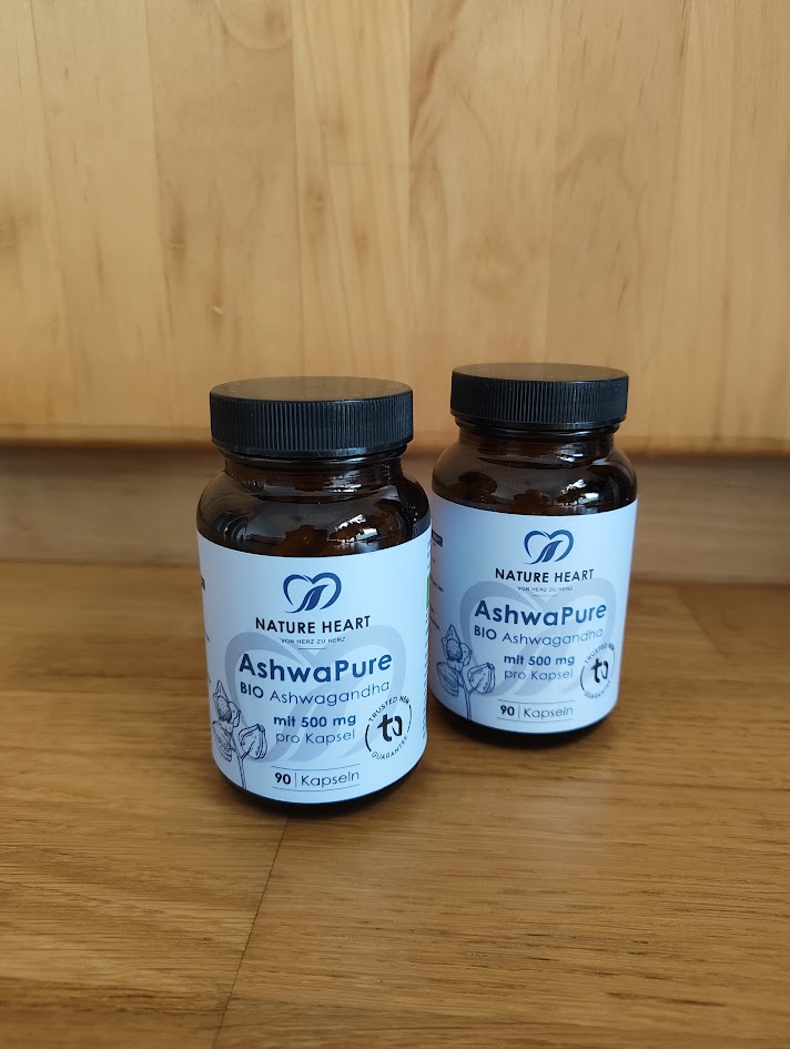 Ashwagandha zwei Glasdosen von Nature Heart. Produktfoto privat.