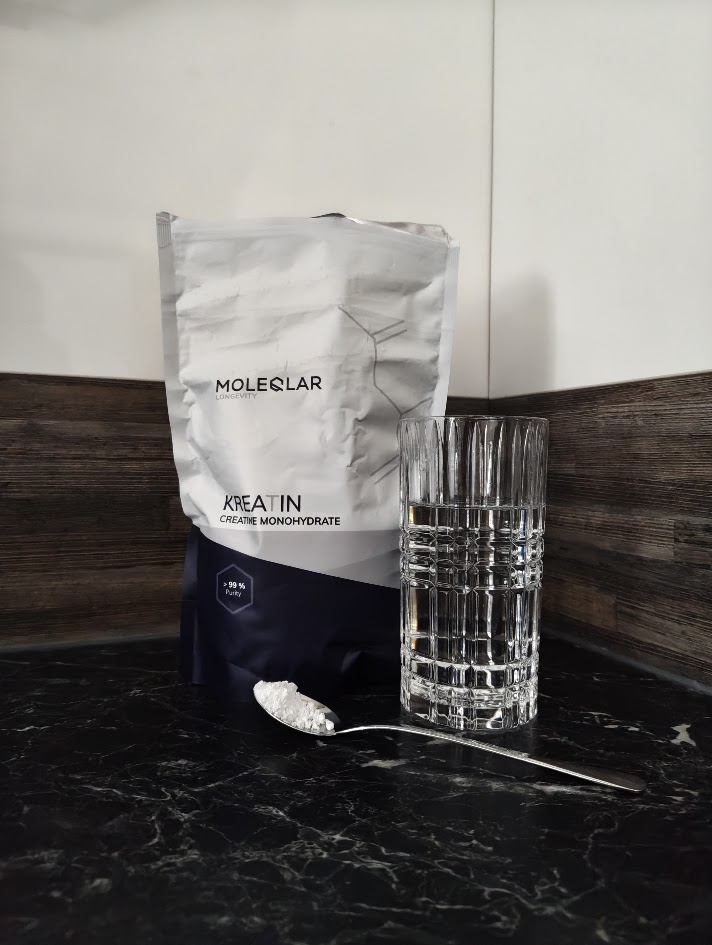 Kreatin Monohydrat Creavitalis von MOLEQLAR. privates Produktfoto. 